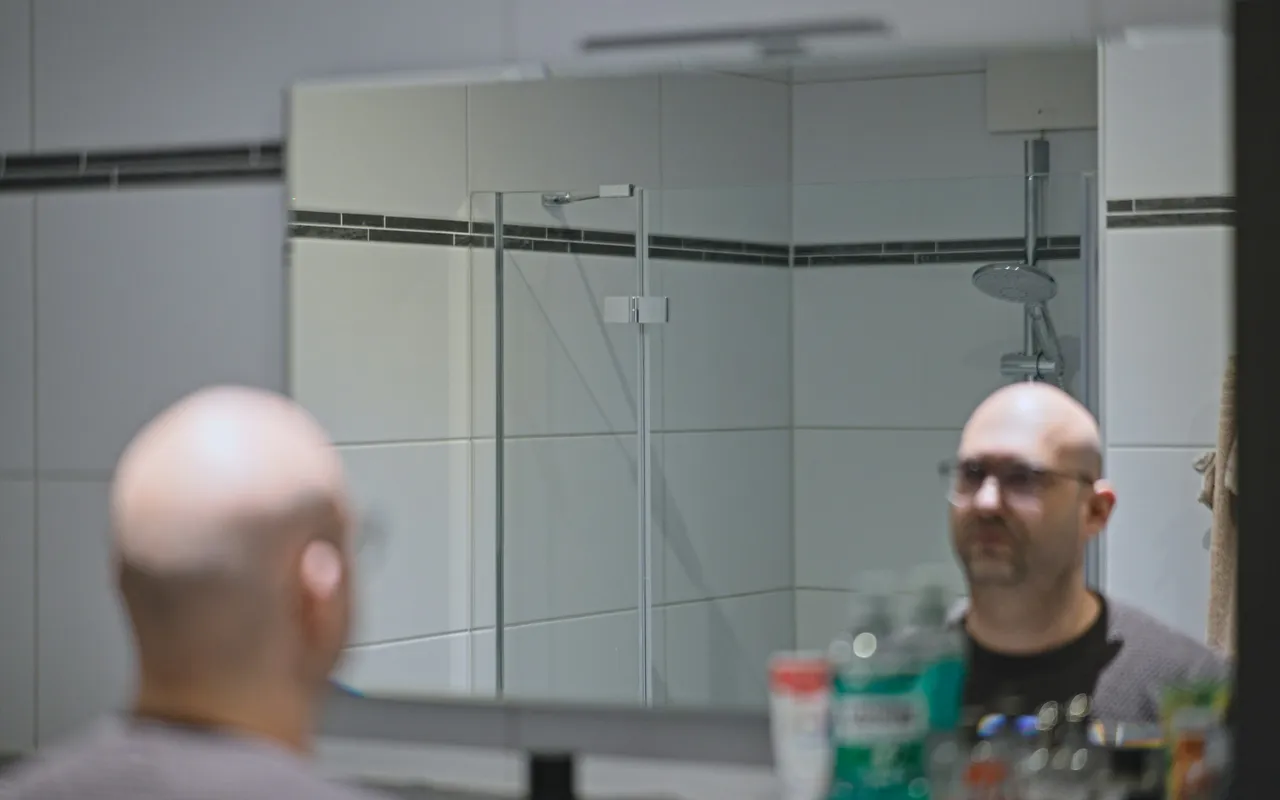 4 critères pour bien choisir un miroir salle de bain avec éclairage LED — Installation et normes électriques à connaître
