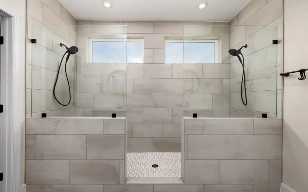 Poser du carrelage salle de bain sans joint visible, quand c'est possible et comment s'y prendre
