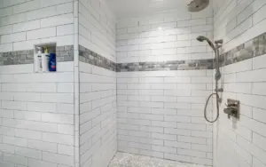Joints silicone salle de bain : comment bien les poser pour un résultat durable