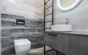 Meuble salle de bain suspendu en DIY : ce que vous croyez savoir (et qui peut tout faire rater)