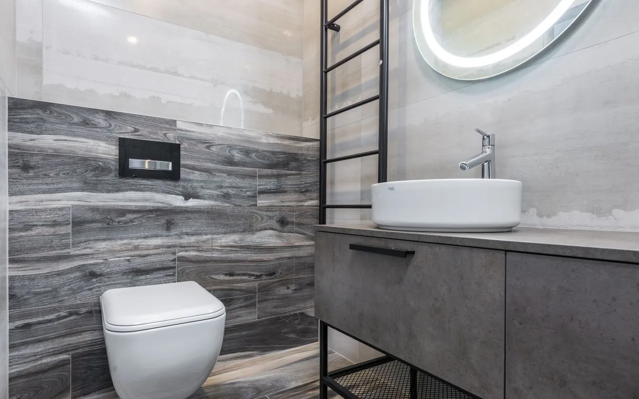 Meuble salle de bain suspendu en DIY : ce que vous croyez savoir (et qui peut tout faire rater)