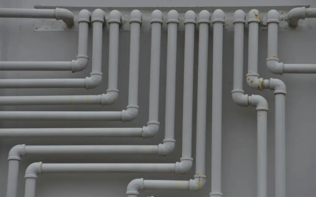 Tuyauterie PVC ou cuivre pour salle de bain, le point complet