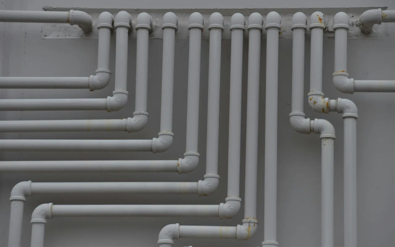 Tuyauterie PVC ou cuivre pour salle de bain, le point complet